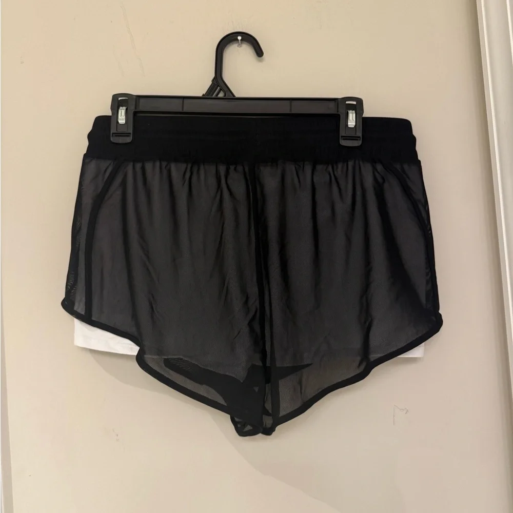 ALO ambience Yoga Black Layered Mesh Athletic Shorts size M